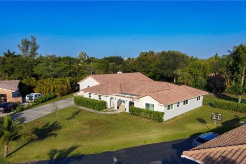 Casa en venta en Coral Springs, Florida, 4 dormitorios, 402.36 m2 № 517462 - foto 30
