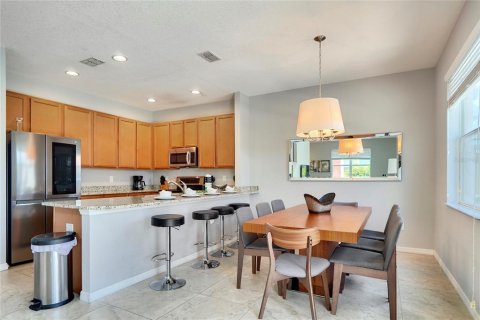 Adosado en venta en Kissimmee, Florida, 4 dormitorios, 177.16 m2 № 1300479 - foto 4