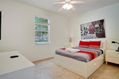 Touwnhouse à vendre à Kissimmee, Floride: 4 chambres, 177.16 m2 № 1300479 - photo 6