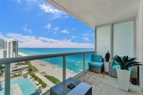 Copropriété à vendre à Hallandale Beach, Floride: 1 chambre, 78.41 m2 № 1333341 - photo 1