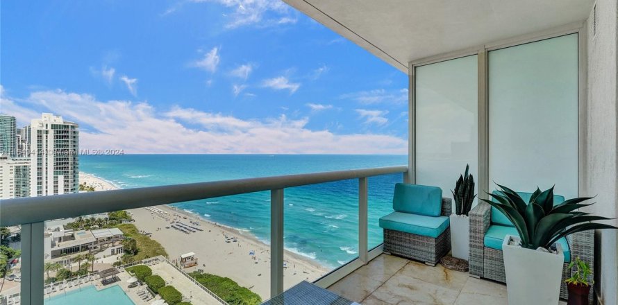 Condo in Hallandale Beach, Florida, 1 bedroom  № 1333341