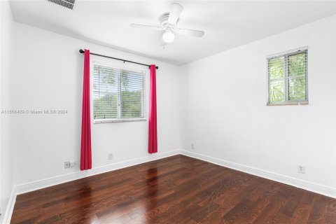 Townhouse in Dania Beach, Florida 3 bedrooms, 149.39 sq.m. № 1360231 - photo 17