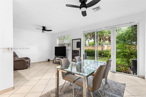 Touwnhouse à vendre à Dania Beach, Floride: 3 chambres, 149.39 m2 № 1360231 - photo 10