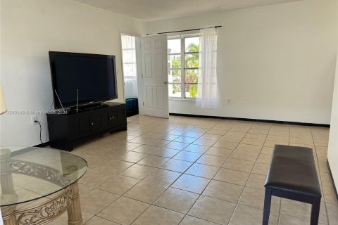 Condo in North Miami Beach, Florida, 1 bedroom  № 1327830 - photo 6