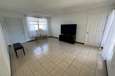 Copropriété à vendre à North Miami Beach, Floride: 1 chambre, 55.28 m2 № 1327830 - photo 3