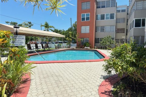 Copropriété à vendre à North Miami Beach, Floride: 1 chambre, 55.28 m2 № 1327830 - photo 12