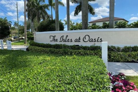 Condo in Homestead, Florida, 2 bedrooms  № 1327918 - photo 1