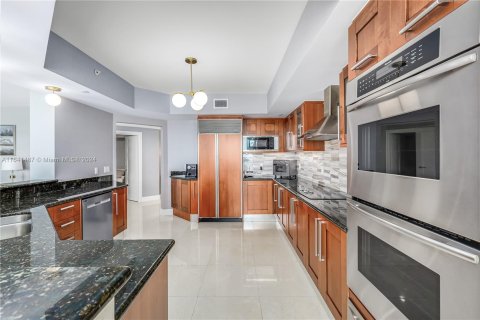 Condo in Aventura, Florida, 3 bedrooms  № 1327863 - photo 9