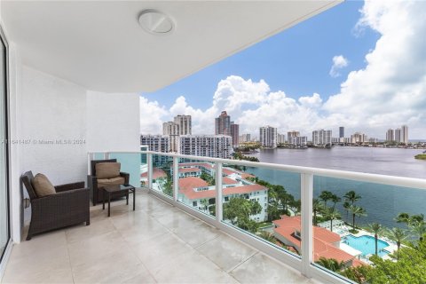 Condo in Aventura, Florida, 3 bedrooms  № 1327863 - photo 14