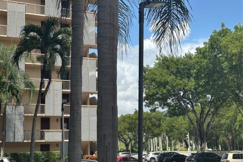 Condo in Aventura, Florida, 1 bedroom  № 1327829 - photo 8