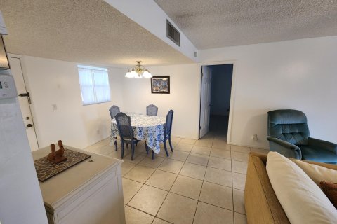 Condominio en venta en Palm Springs, Florida, 2 dormitorios, 87.7 m2 № 1133095 - foto 19