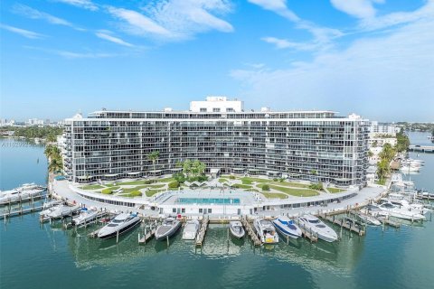 Condo in Miami Beach, Florida, 1 bedroom  № 1290723 - photo 15