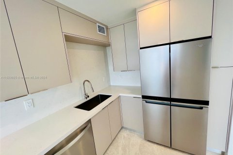 Condo in Miami Beach, Florida, 1 bedroom  № 1290723 - photo 6