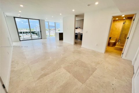 Condo in Miami Beach, Florida, 1 bedroom  № 1290723 - photo 8