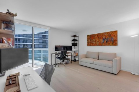 Condominio en venta en Miami, Florida, 3 dormitorios, 203.36 m2 № 1395982 - foto 14