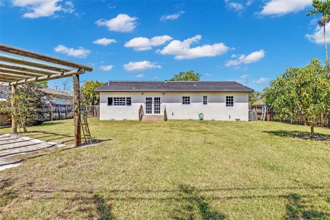 Villa ou maison à louer à Miami, Floride: 3 chambres, 143.81 m2 № 1345662 - photo 25