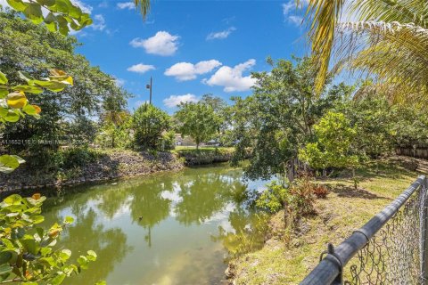 Villa ou maison à louer à Miami, Floride: 3 chambres, 143.81 m2 № 1345662 - photo 30