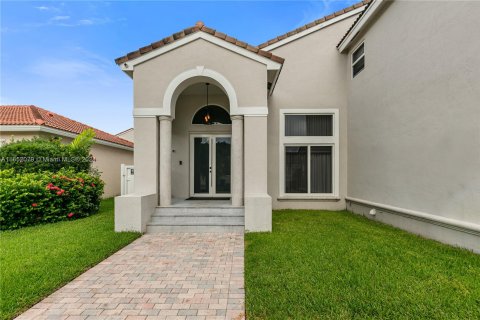 Villa ou maison à louer à Hollywood, Floride: 5 chambres, 269.04 m2 № 1345660 - photo 4