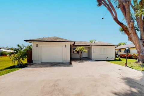 Villa ou maison à louer à Fort Myers, Floride: 2 chambres, 116.69 m2 № 1345661 - photo 1