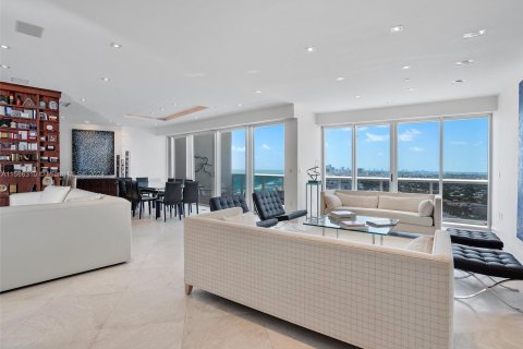 Condominio en venta en Bal Harbour, Florida, 2 dormitorios, 249.91 m2 № 1120464 - foto 5