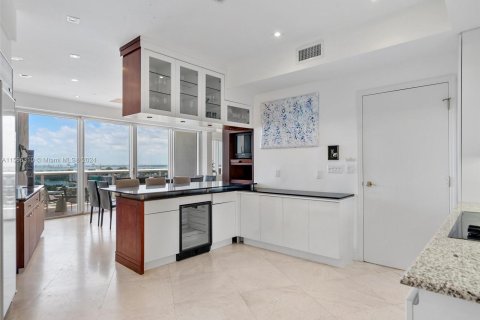 Condominio en venta en Bal Harbour, Florida, 2 dormitorios, 249.91 m2 № 1120464 - foto 20