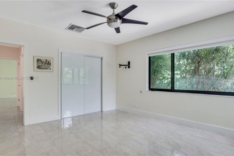 Casa en venta en Miami Beach, Florida, 5 dormitorios, 404.22 m2 № 1321027 - foto 19