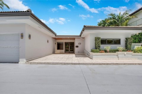 Casa en venta en Miami Beach, Florida, 5 dormitorios, 404.22 m2 № 1321027 - foto 2