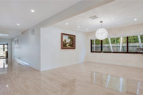 Casa en venta en Miami Beach, Florida, 5 dormitorios, 404.22 m2 № 1321027 - foto 4