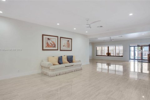 Casa en venta en Miami Beach, Florida, 5 dormitorios, 404.22 m2 № 1321027 - foto 7