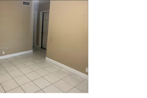 Condo in Oakland Park, Florida, 2 bedrooms  № 1321012 - photo 20