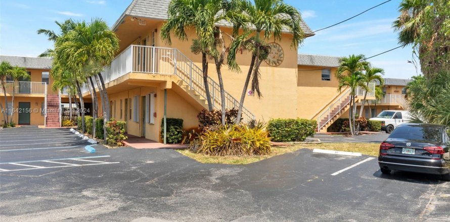 Condo in Oakland Park, Florida, 2 bedrooms  № 1321012