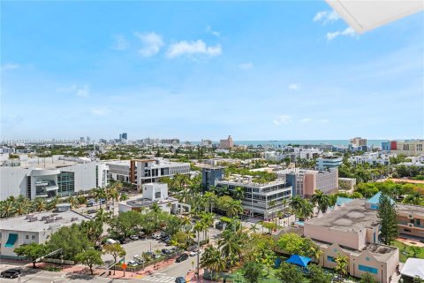 Condo in Miami Beach, Florida, 2 bedrooms  № 1321010 - photo 18