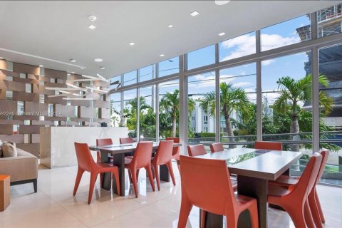 Condominio en venta en Bay Harbor Islands, Florida, 2 dormitorios, 102.75 m2 № 1185628 - foto 20