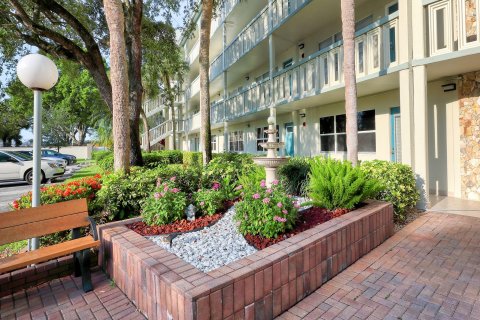 Condo in Coconut Creek, Florida, 1 bedroom  № 1186324 - photo 4