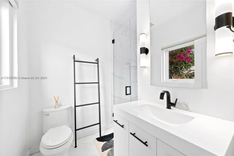 Casa en venta en Miami Beach, Florida, 3 dormitorios, 166.85 m2 № 1320596 - foto 13