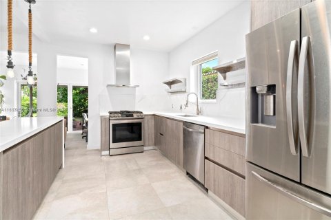 Casa en venta en Miami Beach, Florida, 3 dormitorios, 166.85 m2 № 1320596 - foto 2