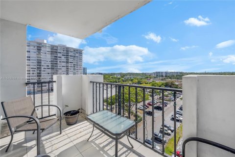 Condominio en venta en Aventura, Florida, 2 dormitorios, 99.68 m2 № 1153344 - foto 8