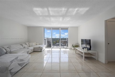 Copropriété à vendre à Aventura, Floride: 2 chambres, 99.68 m2 № 1153344 - photo 1