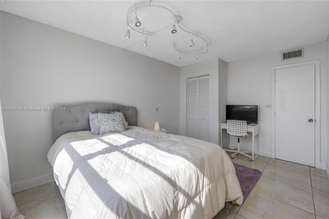 Condo in Aventura, Florida, 2 bedrooms  № 1153344 - photo 12