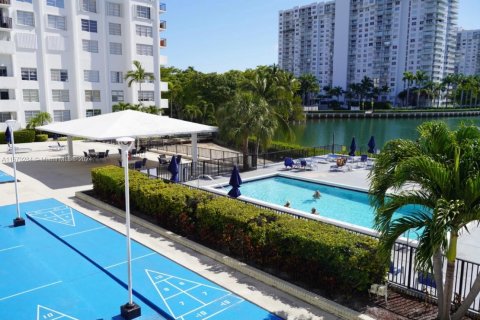 Condo in Aventura, Florida, 2 bedrooms  № 1153344 - photo 15