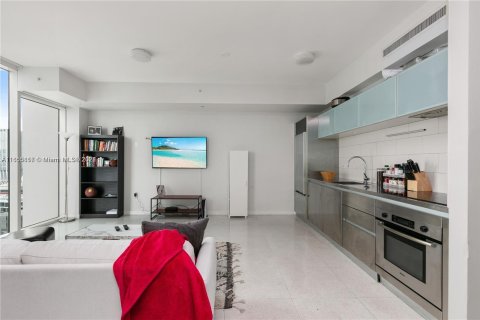 Condo in Miami, Florida, 1 bedroom  № 1348521 - photo 4