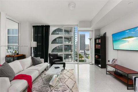 Condominio en alquiler en Miami, Florida, 1 dormitorio, 75.07 m2 № 1348521 - foto 5