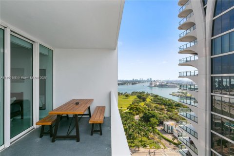 Condo in Miami, Florida, 1 bedroom  № 1348521 - photo 28