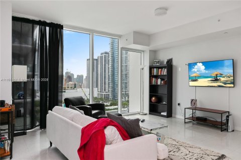 Condominio en alquiler en Miami, Florida, 1 dormitorio, 75.07 m2 № 1348521 - foto 8