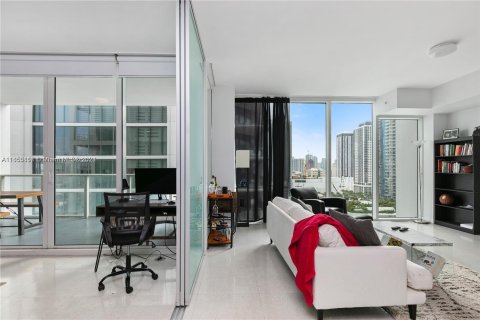 Condo in Miami, Florida, 1 bedroom  № 1348521 - photo 6