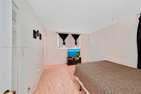 Condominio en venta en North Lauderdale, Florida, 2 dormitorios, 92.9 m2 № 1348437 - foto 14