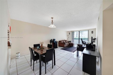 Condominio en venta en North Lauderdale, Florida, 2 dormitorios, 92.9 m2 № 1348437 - foto 7