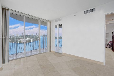 Condominio en venta en North Bay Village, Florida, 2 dormitorios, 98.57 m2 № 779212 - foto 17