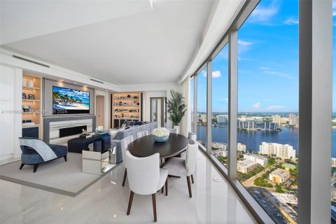 Condo in Sunny Isles Beach, Florida, 6 bedrooms  № 1408860 - photo 15