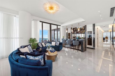 Condo in Sunny Isles Beach, Florida, 6 bedrooms  № 1408860 - photo 6